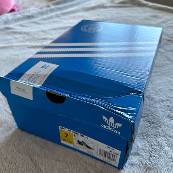 Adidas NMD_R1 Primeblue M7/W8 (brand new) core black/cloud white/grey five. - Picture 4 of 11